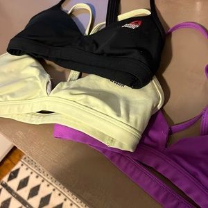 Lot of women’s 6 CrossFit bras.